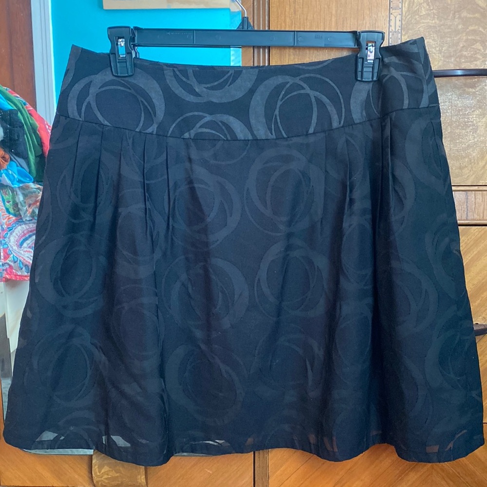 Adorable black skirt